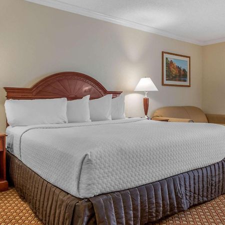 Quality Hotel Conference Center Cincinnati Блу-Аш Екстер'єр фото