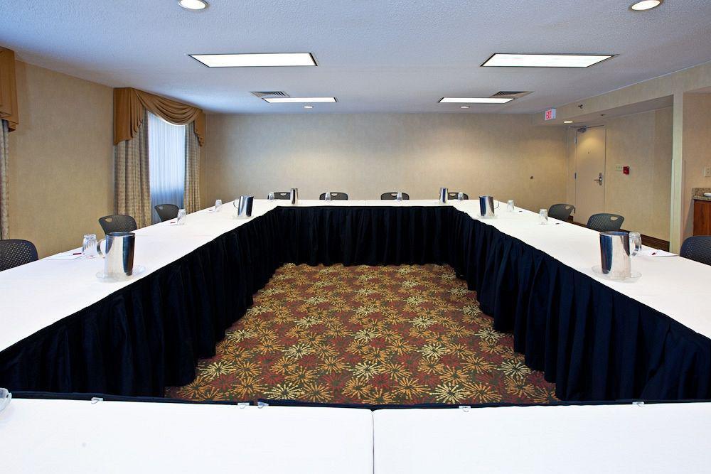 Quality Hotel Conference Center Cincinnati Блу-Аш Зручності фото