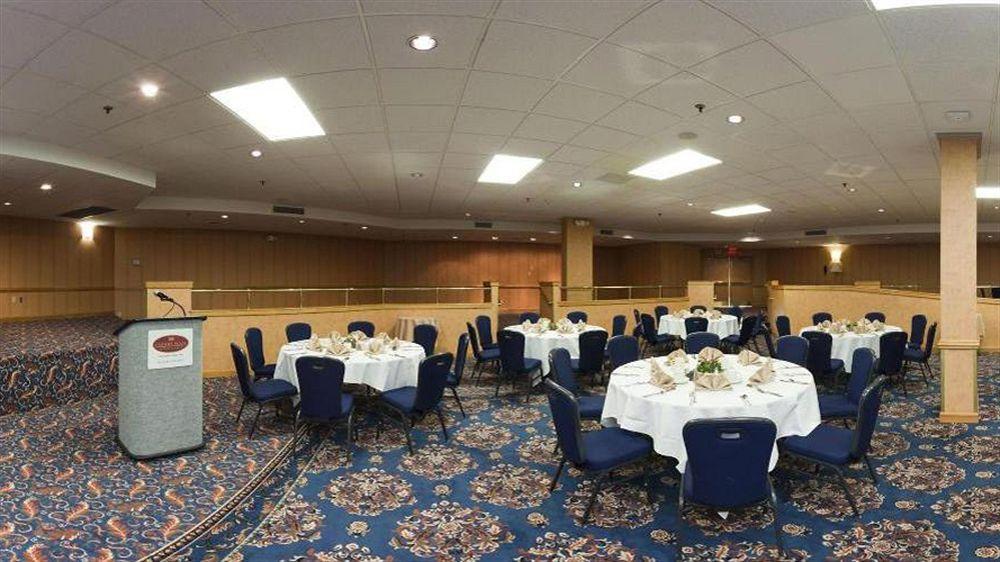 Quality Hotel Conference Center Cincinnati Блу-Аш Екстер'єр фото