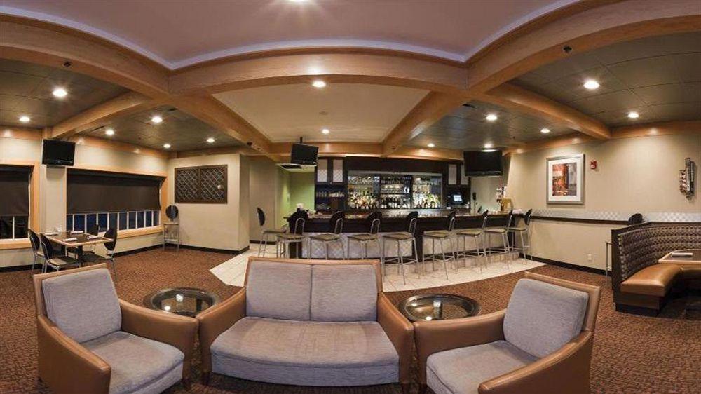 Quality Hotel Conference Center Cincinnati Блу-Аш Екстер'єр фото