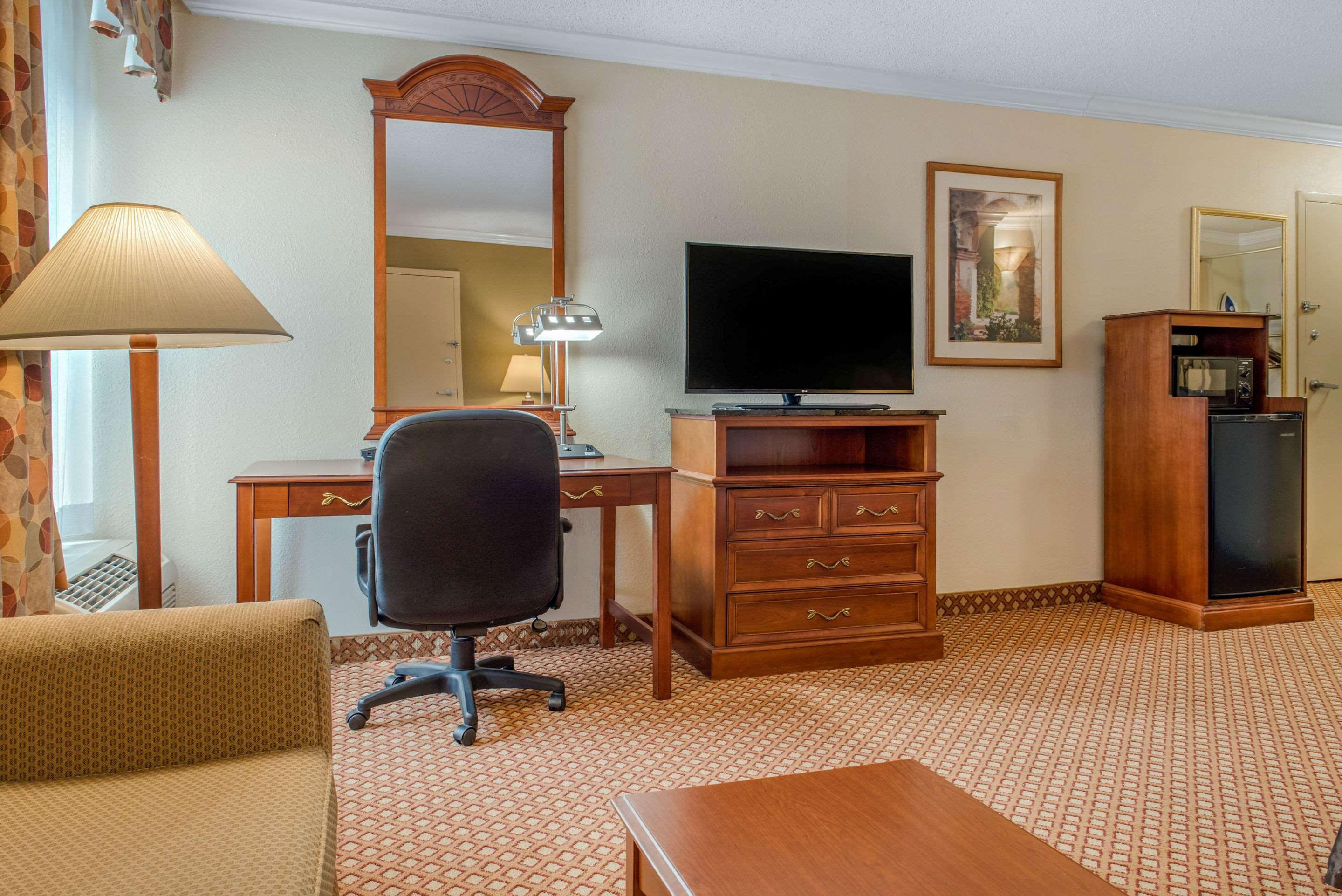 Quality Hotel Conference Center Cincinnati Блу-Аш Екстер'єр фото