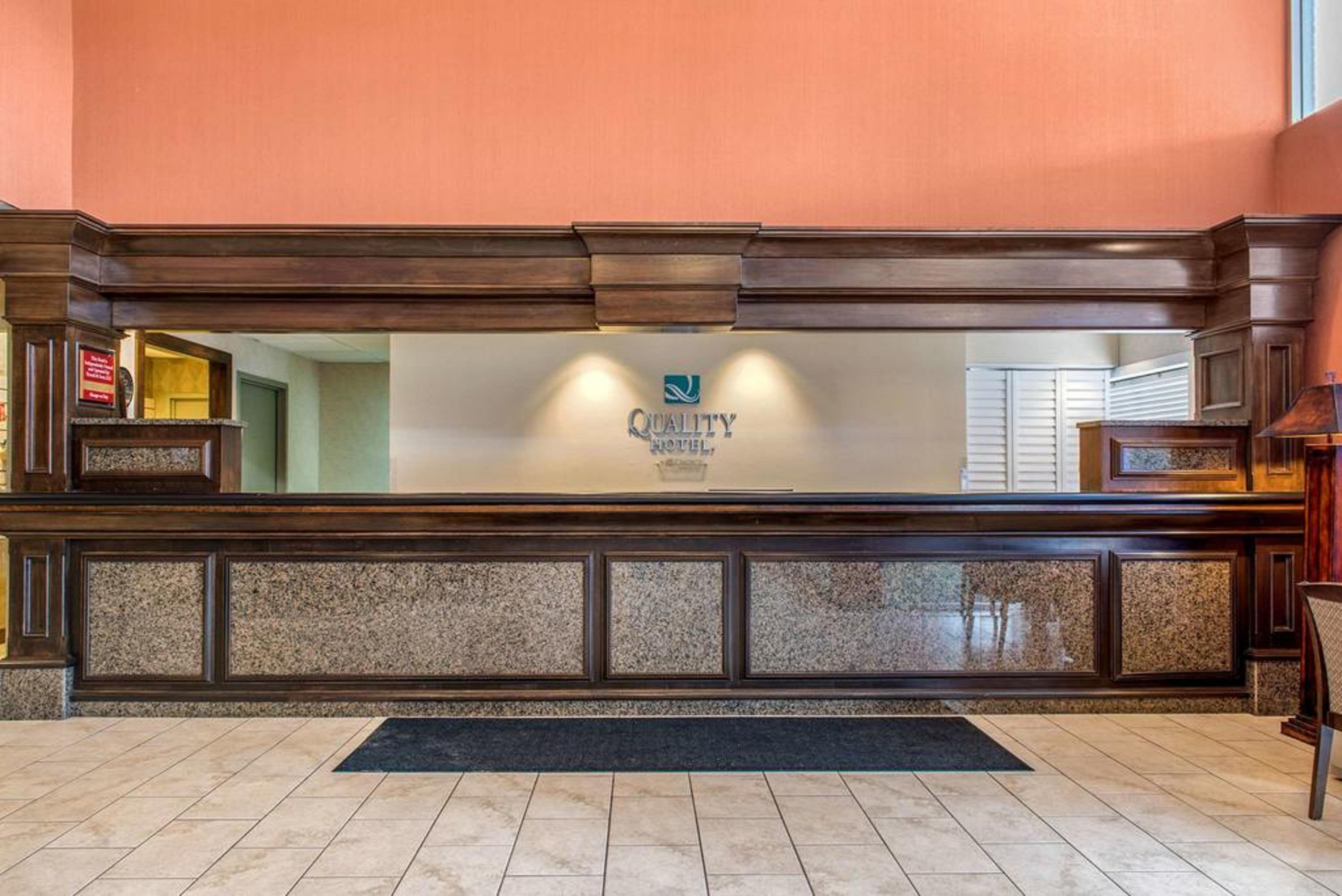 Quality Hotel Conference Center Cincinnati Блу-Аш Екстер'єр фото