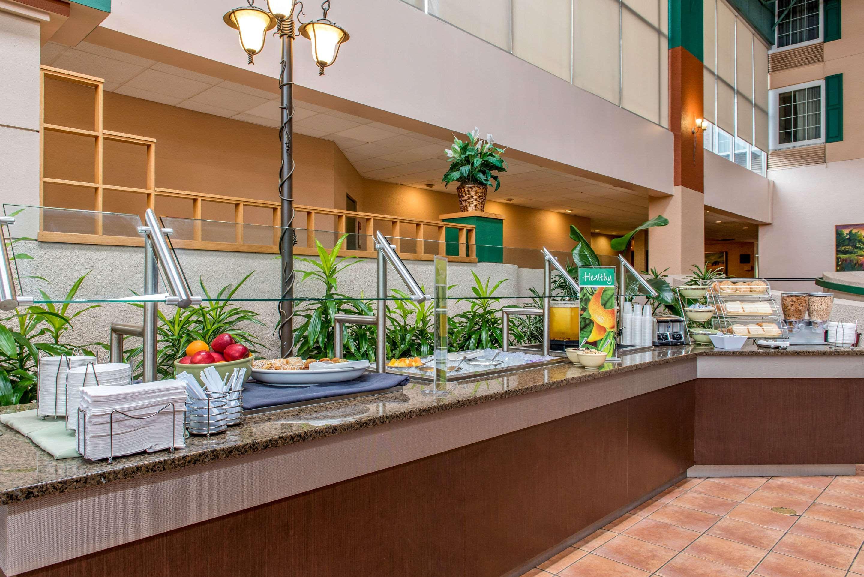 Quality Hotel Conference Center Cincinnati Блу-Аш Екстер'єр фото