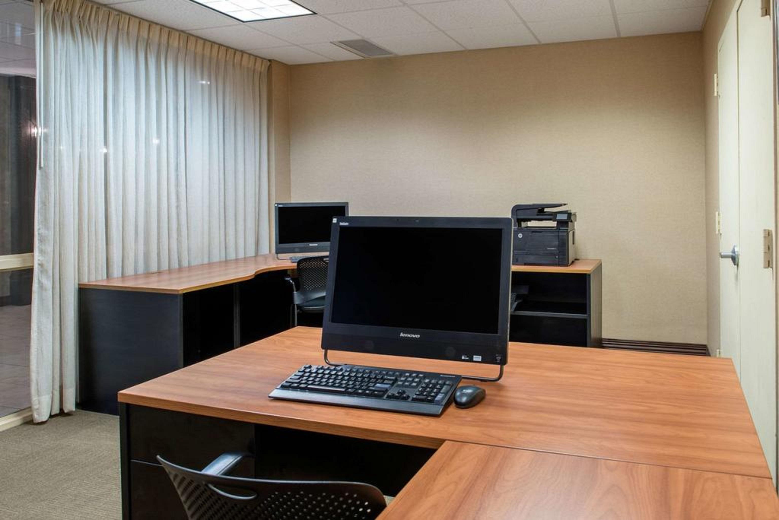 Quality Hotel Conference Center Cincinnati Блу-Аш Екстер'єр фото