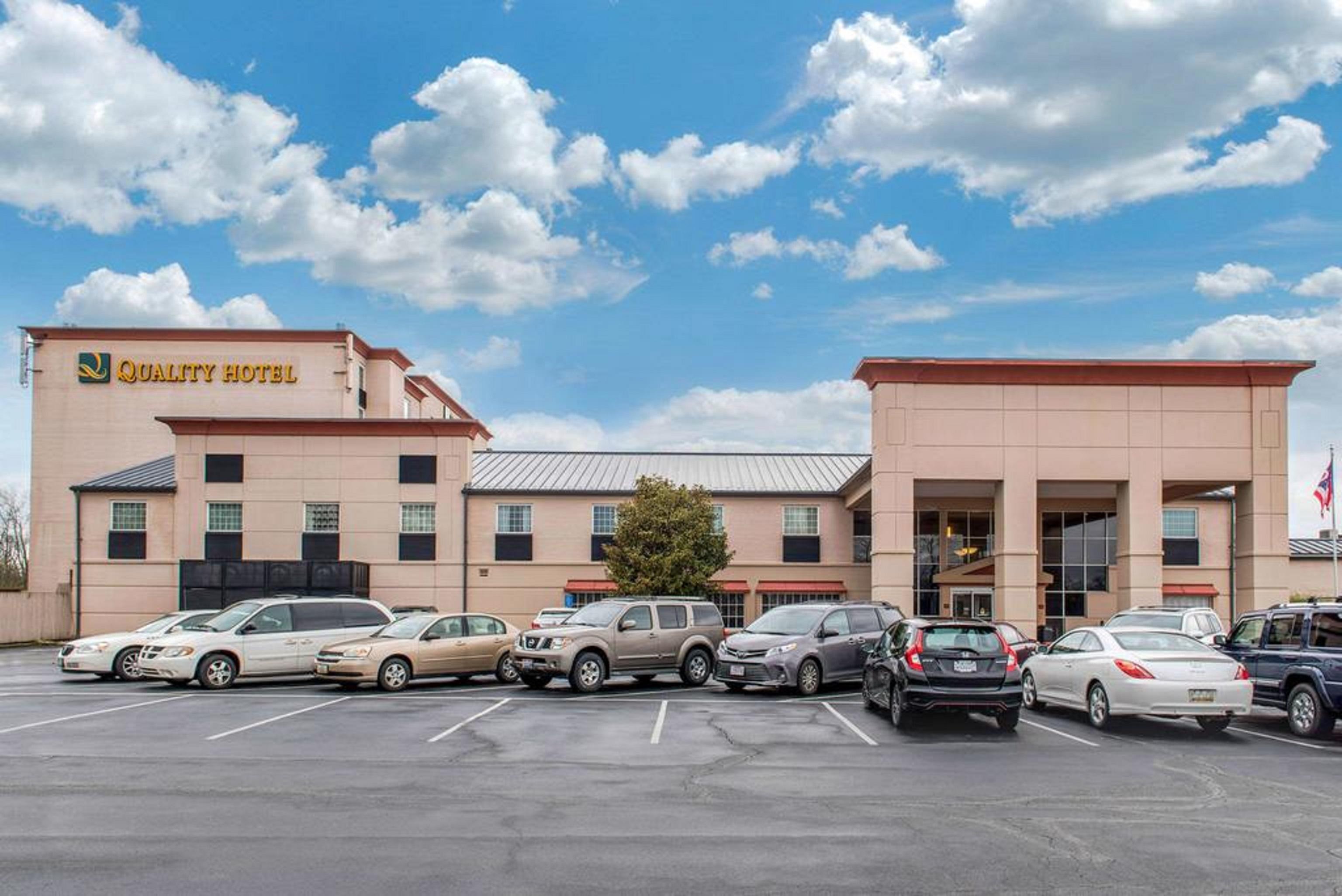 Quality Hotel Conference Center Cincinnati Блу-Аш Екстер'єр фото