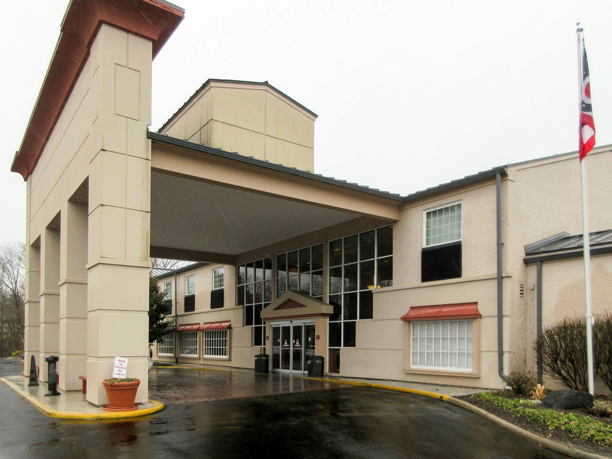 Quality Hotel Conference Center Cincinnati Блу-Аш Екстер'єр фото